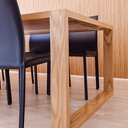 DINING TABEL, Elm by KASKI DESIGN.